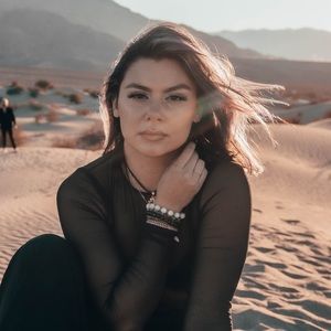 Meet your Posher, Leslie